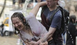 乌克兰小哥遭爆料视频,乌克兰小哥爆料视频引发热议