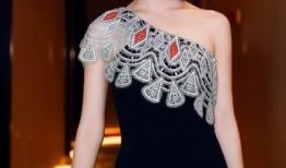 女明星头条爆料大全最新,女明星头条爆料大全大起底